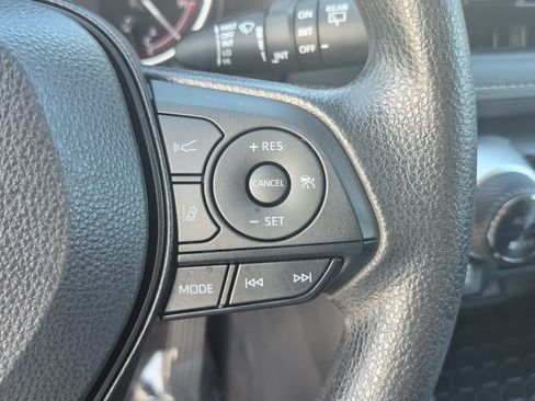 Used 2023 Toyota RAV4 XLE FWD image 28