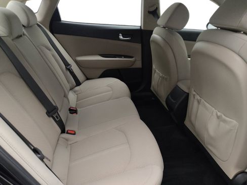 Used 2018 Kia Optima LX image 19