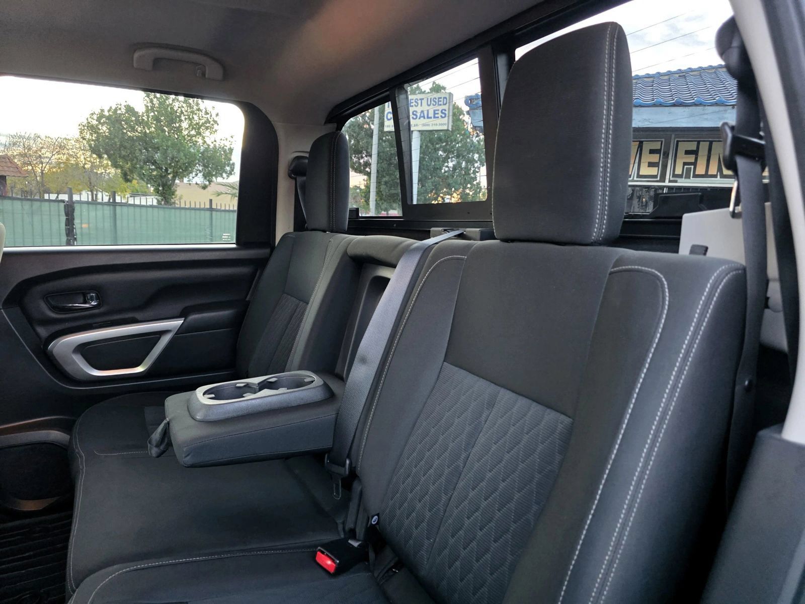 Used 2017 Nissan Titan SV AWD/4WD image 7