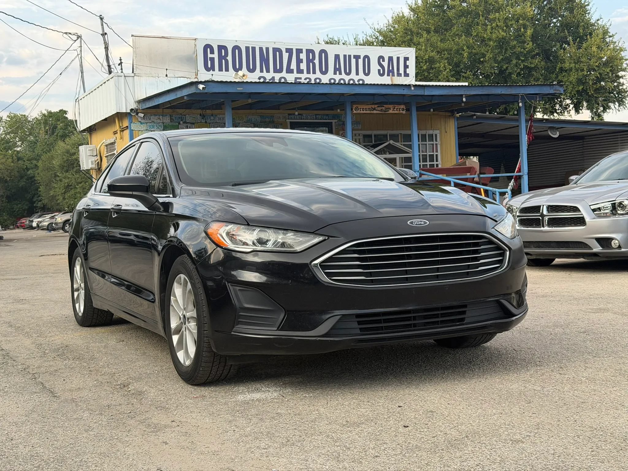 Used 2019 Ford Fusion SE FWD image 1