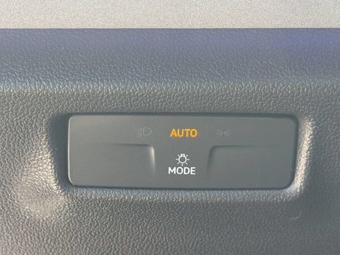 Certified 2026 Volkswagen Tiguan SE R-Line FWD image 20