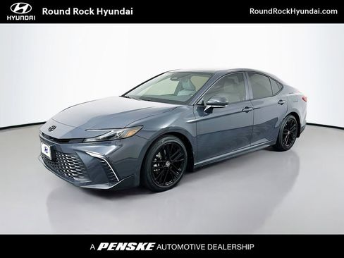 Used 2025 Toyota Camry SE w/ Convenience Package image 1