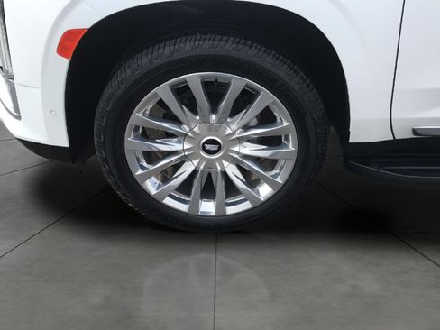 Used 2023 Cadillac Escalade ESV Premium Luxury AWD/4WD image 4