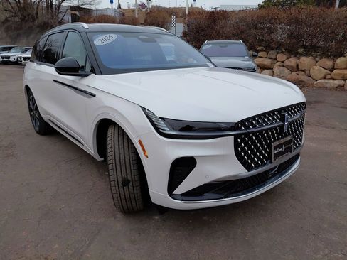 New 2026 Lincoln Nautilus Reserve image 1