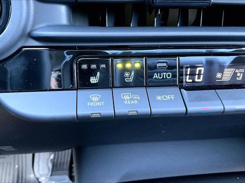Used 2026 Toyota Crown Signia AWD/4WD image 33