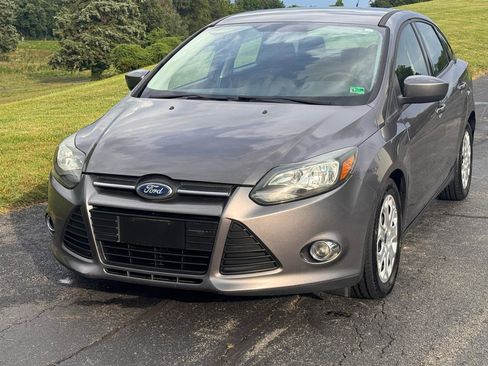 Used 2013 Ford Focus SE FWD image 3