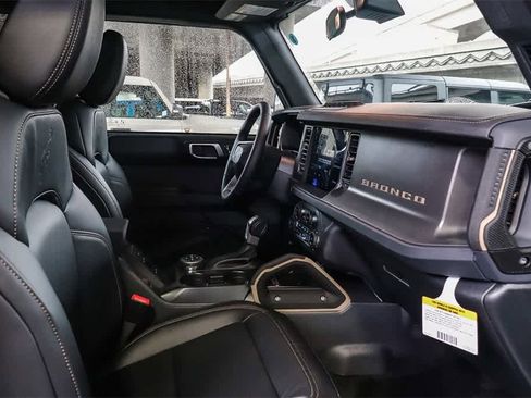 New 2025 Ford Bronco Badlands image 15