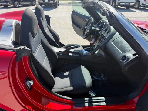 Used 2006 Pontiac Solstice Convertible w/ Power Package RWD image 20