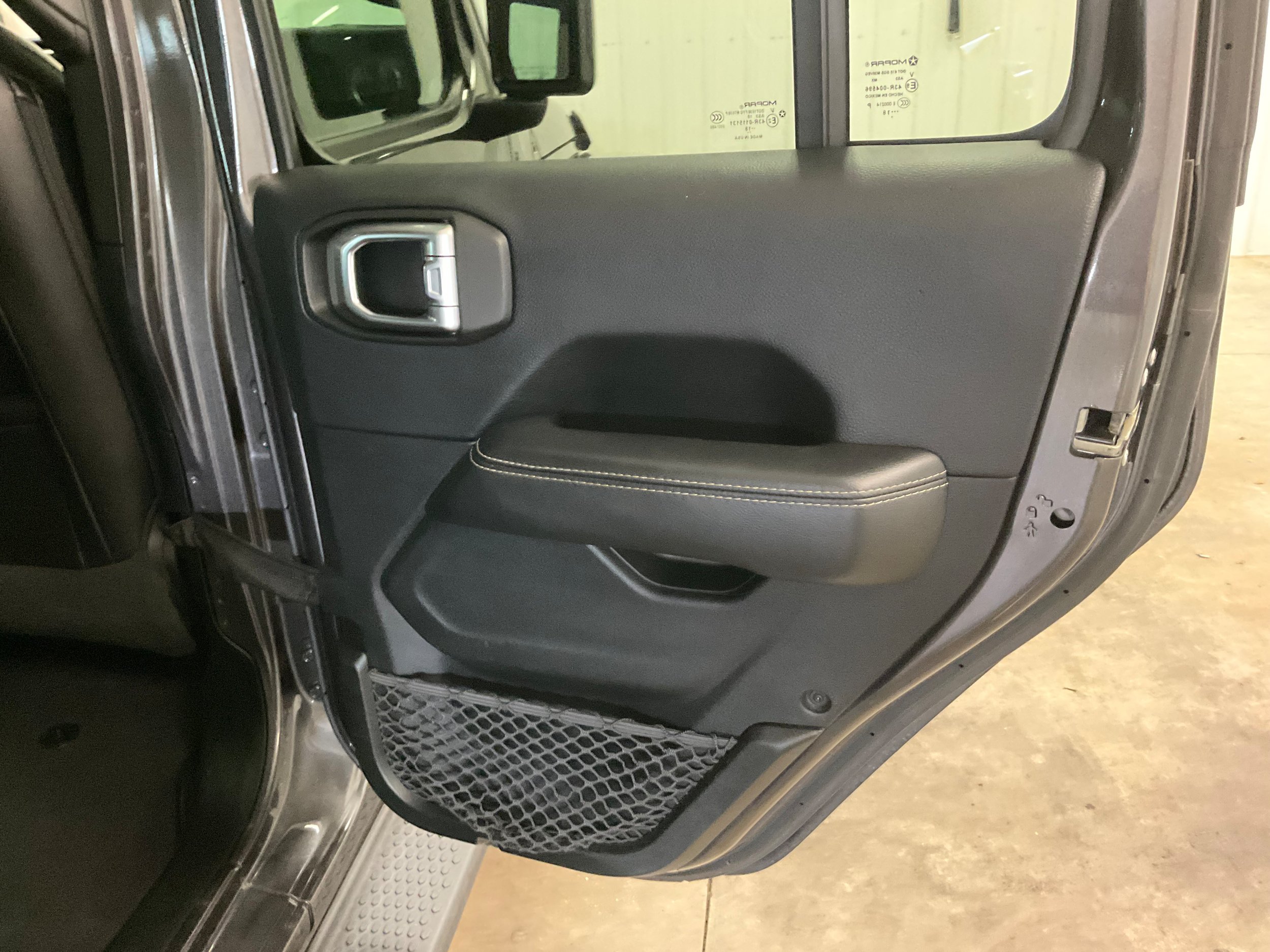 Used 2018 Jeep Wrangler Unlimited Sahara AWD/4WD image 26