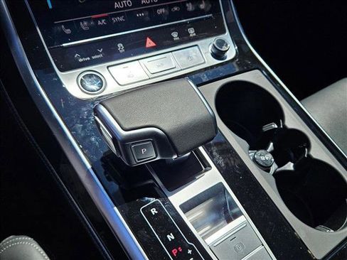 Used 2025 Audi Q7 3.0T Prestige w/ Prestige Package image 15