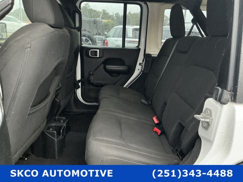 Used 2018 Jeep Wrangler Unlimited Sport AWD/4WD image 14