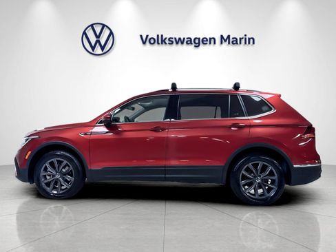 Used 2023 Volkswagen Tiguan SE FWD image 2