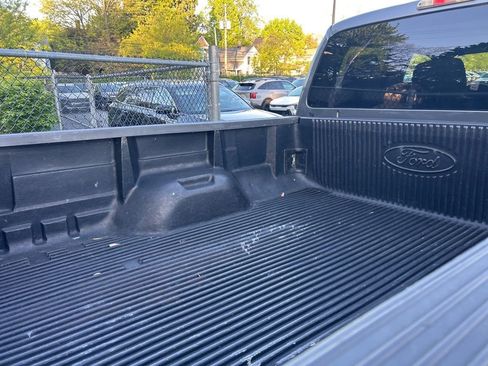 Used 2016 Ford F250 XLT w/ XLT Premium Package AWD/4WD image 7
