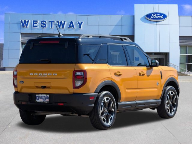 Used 2022 Ford Bronco Sport Outer Banks AWD/4WD image 3