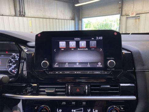 Used 2025 Nissan Pathfinder SV AWD/4WD image 40