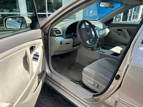 Used 2009 Toyota Camry LE FWD image 20