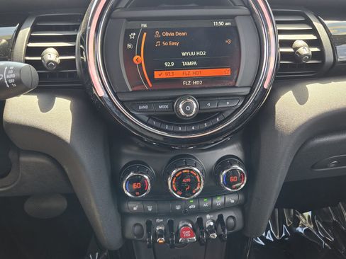 Used 2019 MINI Cooper Convertible image 21