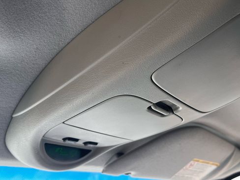 Used 2004 Ford F350 Lariat image 25