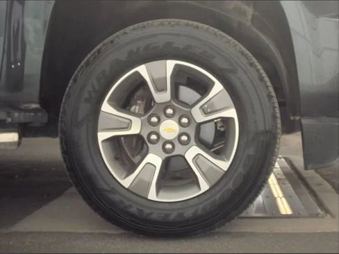 Used 2015 Chevrolet Colorado Z71 AWD/4WD image 9