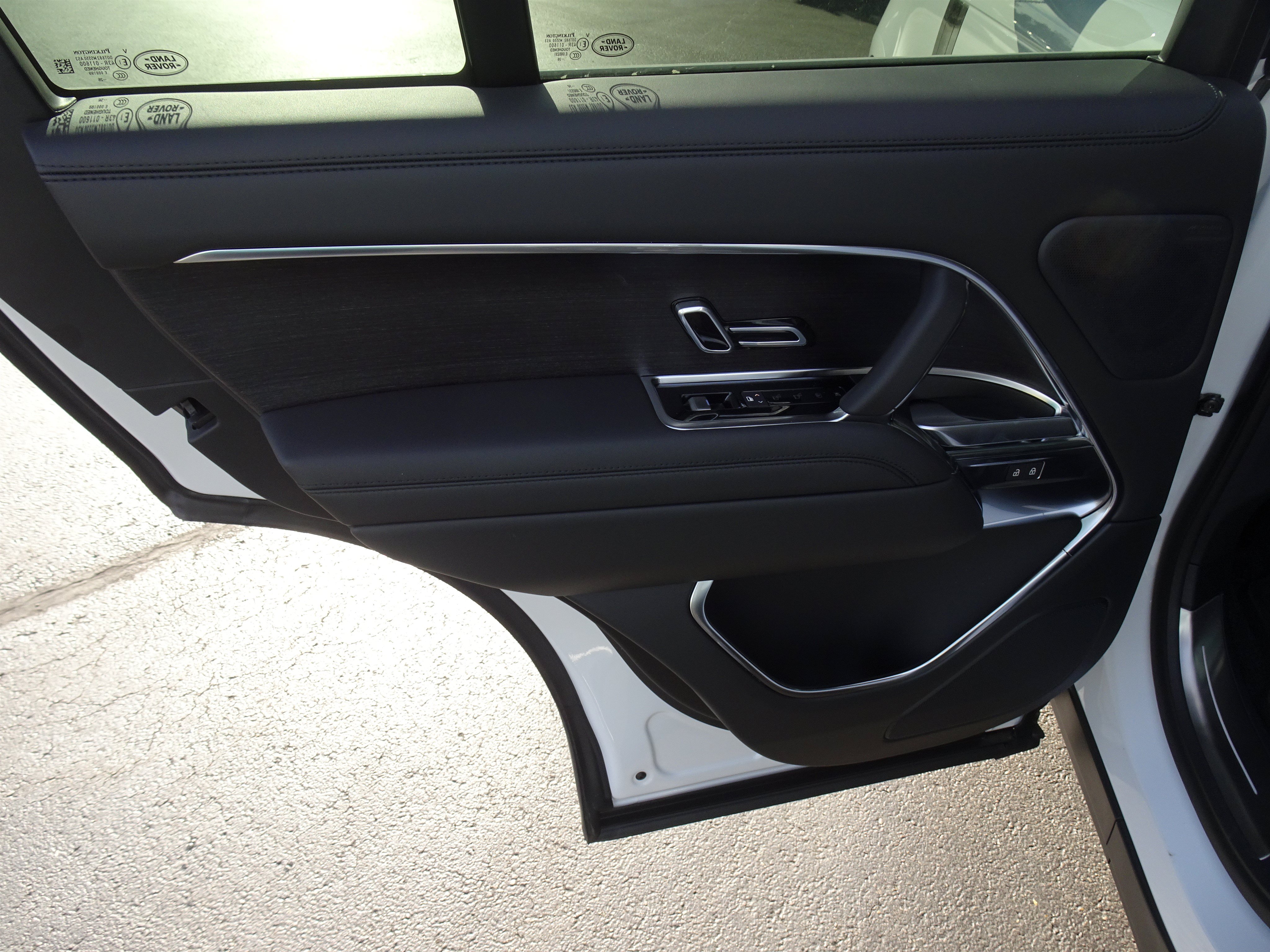 New 2027 Land Rover Range Rover SE AWD/4WD image 21