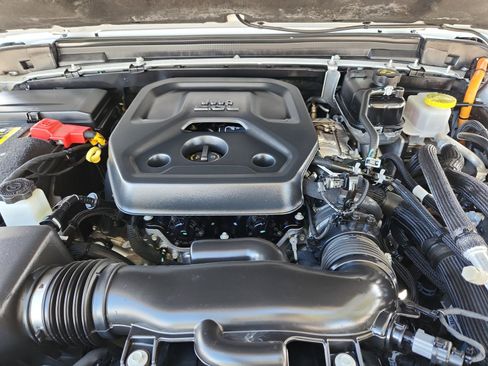 Used 2023 Jeep Wrangler Unlimited Rubicon 4xe image 22