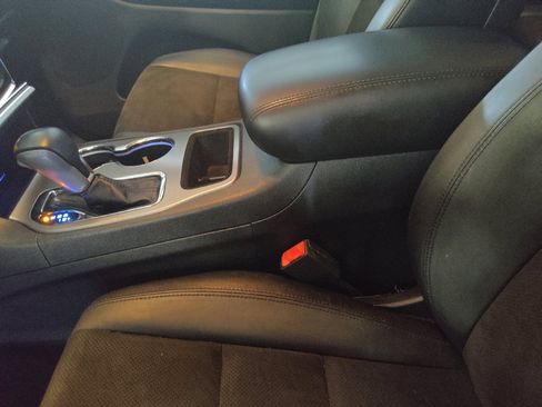 Used 2020 Jeep Grand Cherokee Altitude RWD image 26