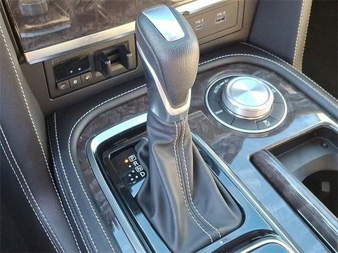 Used 2022 Nissan Armada Platinum w/ Captain's Chairs Package image 15