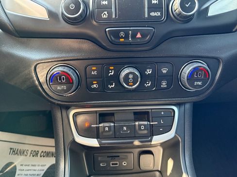 Used 2023 GMC Terrain SLT AWD/4WD image 18