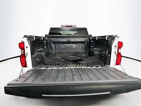 Used 2023 Chevrolet Silverado 1500 LT AWD/4WD image 27