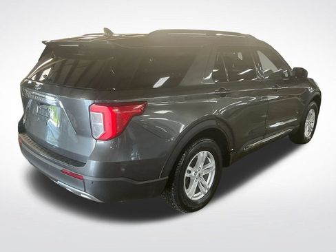 Used 2020 Ford Explorer XLT w/ Equipment Group 202A AWD/4WD image 5