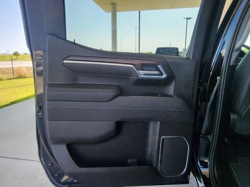 Used 2026 GMC Sierra 1500 SLT AWD/4WD image 19