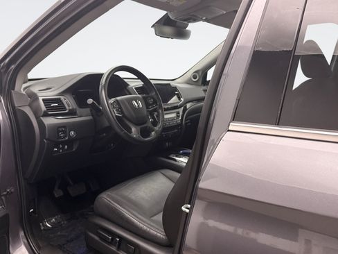 Used 2022 Honda Pilot Touring image 10