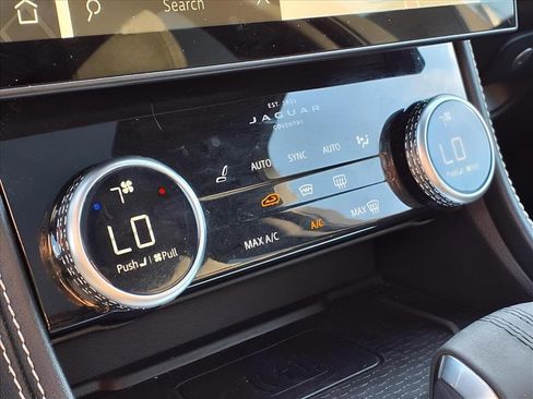 Used 2025 Jaguar F-PACE R-Dynamic S image 12