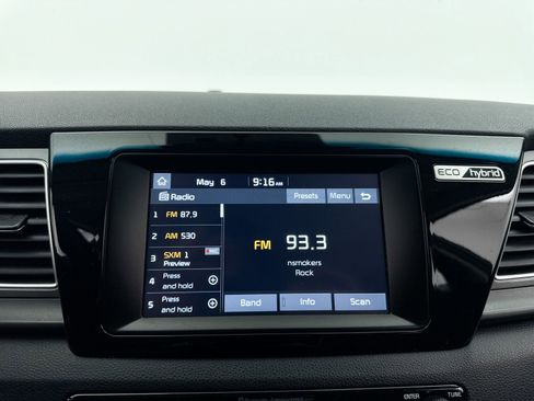 Used 2017 Kia Niro LX FWD image 4