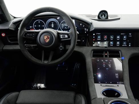 New 2025 Porsche Taycan GTS image 19