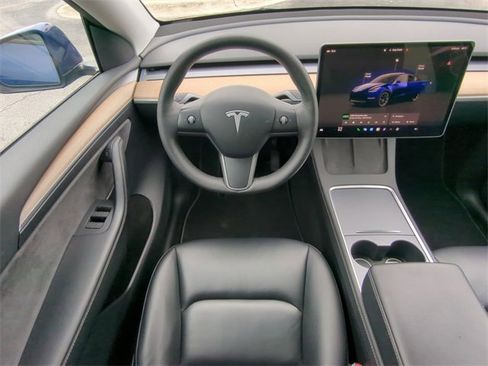 Used 2023 Tesla Model Y Long Range image 19