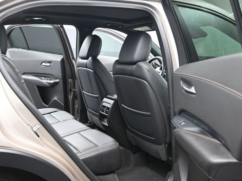 Certified 2023 Cadillac XT4 Sport AWD/4WD image 18