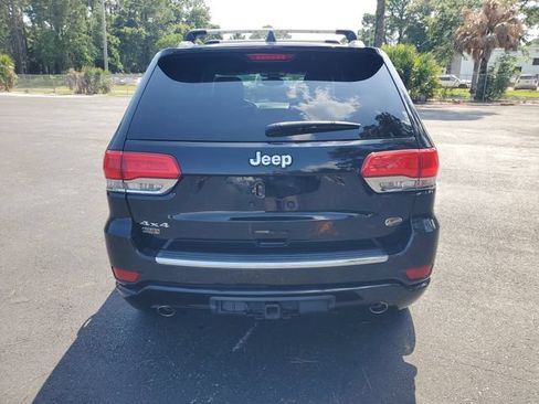 Used 2017 Jeep Grand Cherokee Overland AWD/4WD image 5