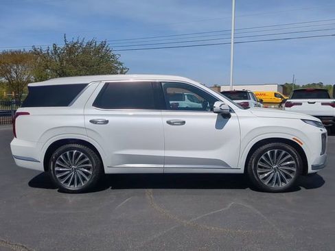 Used 2023 Hyundai Palisade Calligraphy image 3