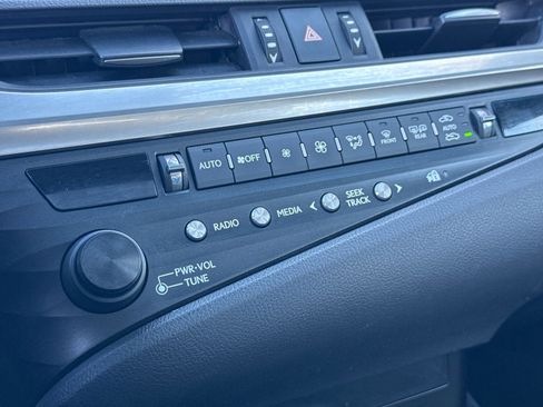 Used 2019 Lexus ES 350 w/ Accessory Package FWD image 21