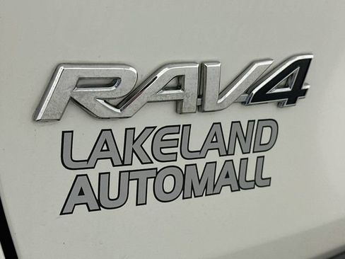 Used 2022 Toyota RAV4 XLE Premium FWD image 28