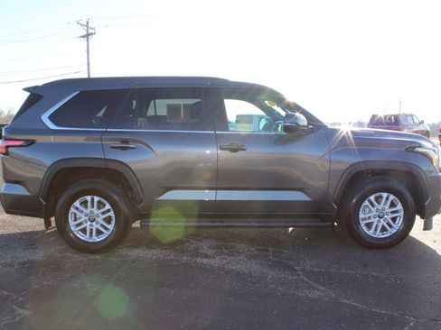 Used 2025 Toyota Sequoia SR5 image 11