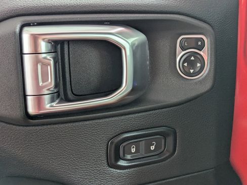 Used 2025 Jeep Wrangler Sahara w/ Safety Group image 25