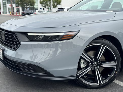 Used 2024 Honda Accord Sport image 3