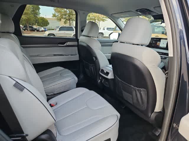 Used 2025 Hyundai Palisade SEL FWD image 18