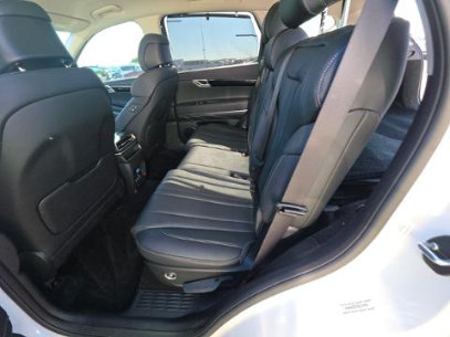 Used 2025 Genesis GV80 2.5T AWD/4WD image 16