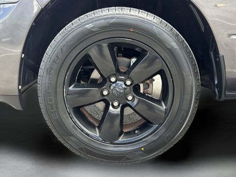 Used 2017 RAM 1500 Express w/ Express Value Package RWD image 29