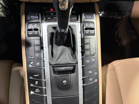 Used 2021 Porsche Macan S AWD/4WD image 37