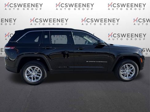 New 2025 Jeep Grand Cherokee Laredo image 6