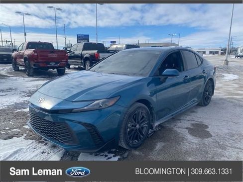 Used 2025 Toyota Camry XSE image 1